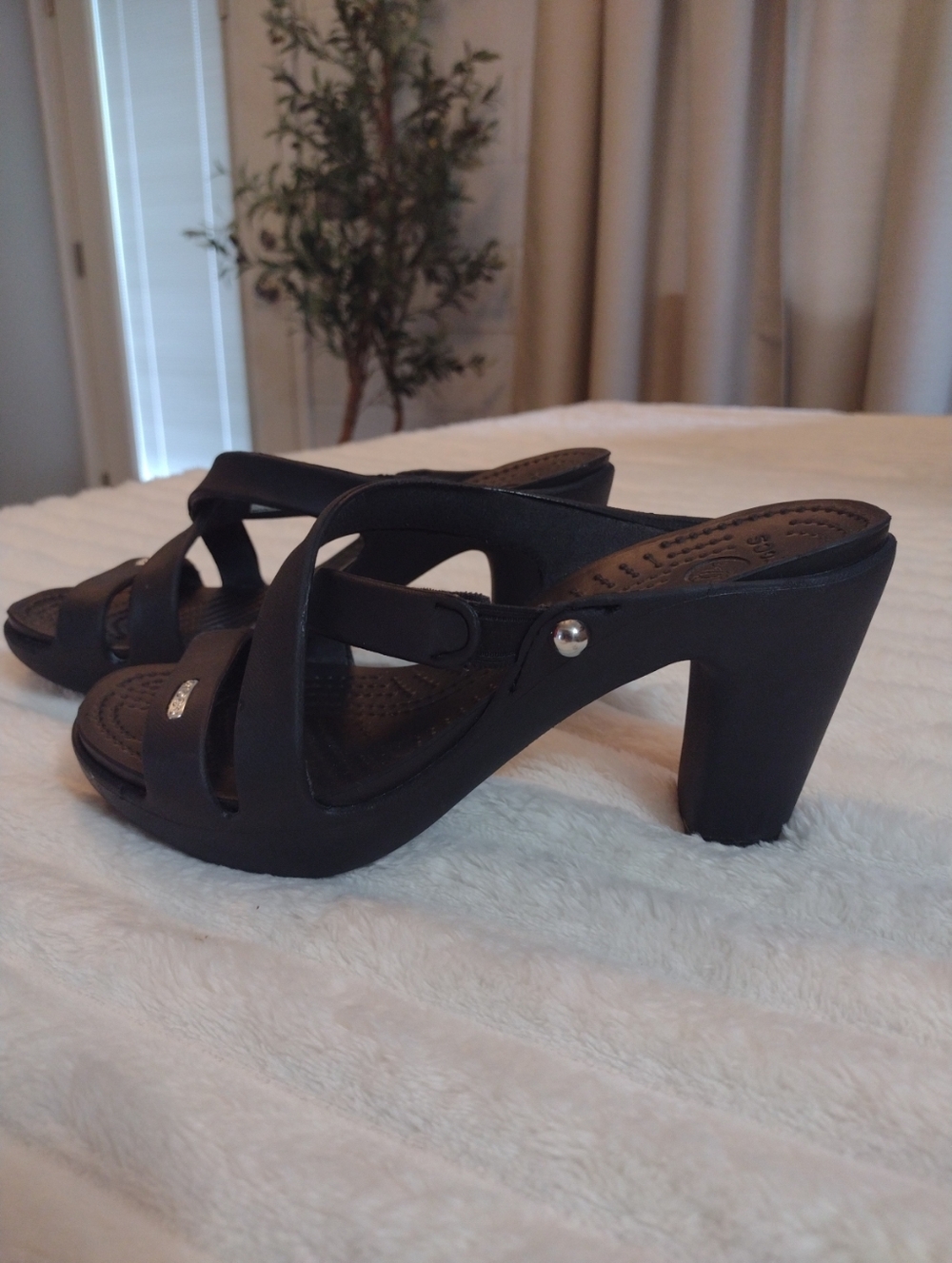 CROCS Cyprus IV Women's 6 Open Toe Slip-on Heel Sandals Strappy Comfort Black